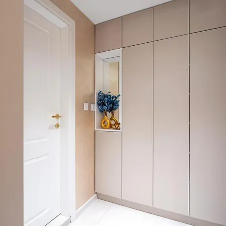 アパート Your Stylish 1br With Private Parking プロヴディフ