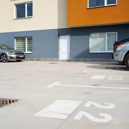 アパート Your Stylish 1br With Private Parking プロヴディフ